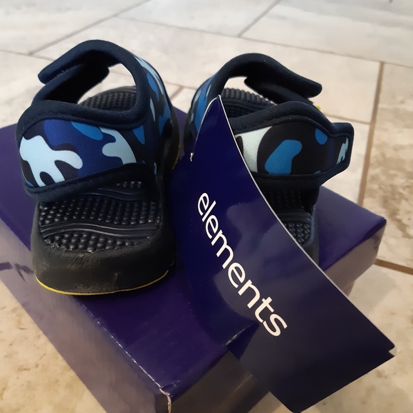 Nwt 7T sandals - Picture 4 of 4